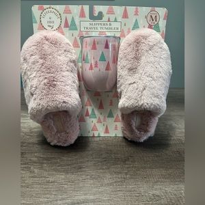 Slippers and travel tumbler set new in package slippers medium 7/8 tumbler 12oz